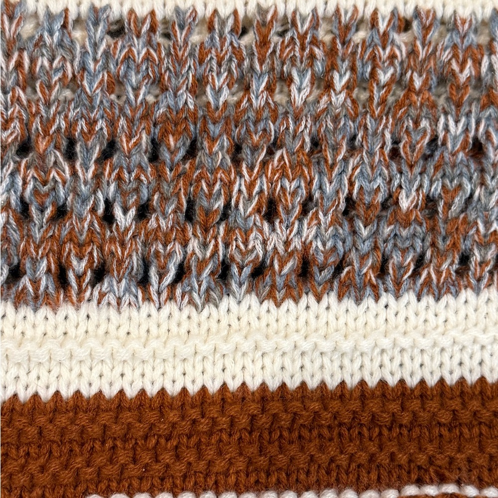 Neutral stripes sweater - Picture 7 of 8